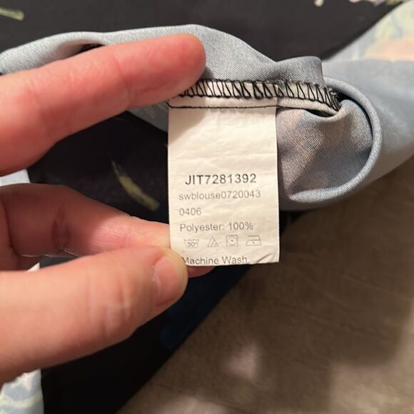 SHEIN 2X Black Floral Magnolia Short Drop Sleeve V Neck Blouse - Picture 11 of 12